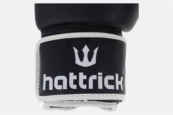 Hattrick Box Eldiveni