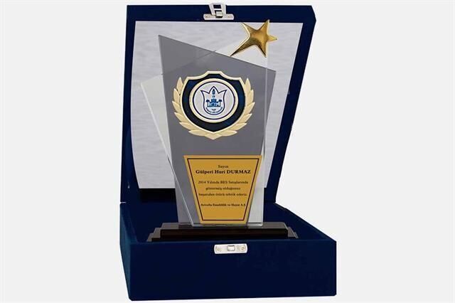 M16 Kadife Kutulu Kristal Plaket 27 cm M16 Kadife Kutulu Kristal Plaket 27 cm