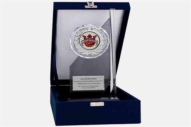 M50 Kadife Kutulu Kristal Plaket 26 cm