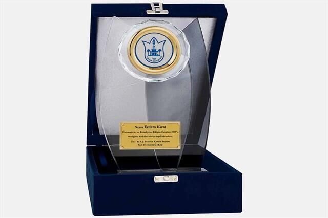 M76 Kadife Kutulu Kristal Plaket 27 cm