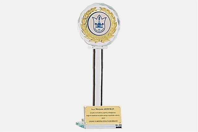 M107 Kristal Plaket 27 cm