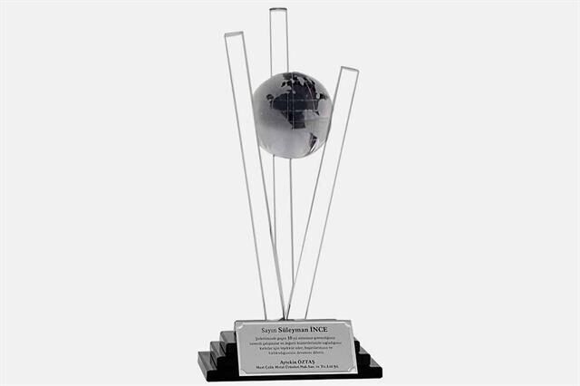 M110 Kristal Plaket 26 cm
