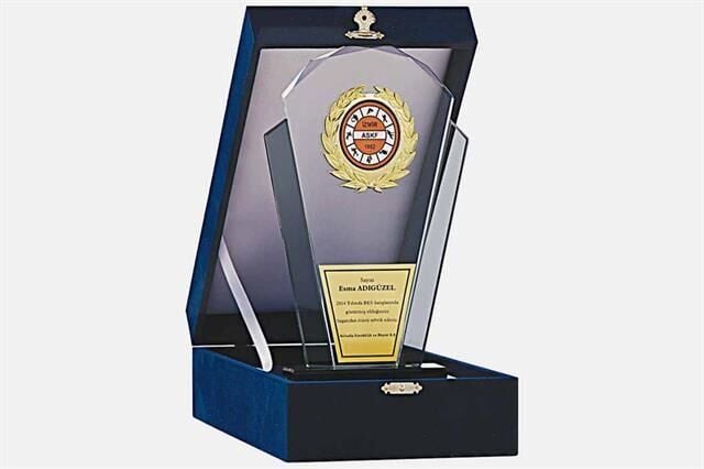 M136 Kadife Kutulu Kristal Plaket 26 cm