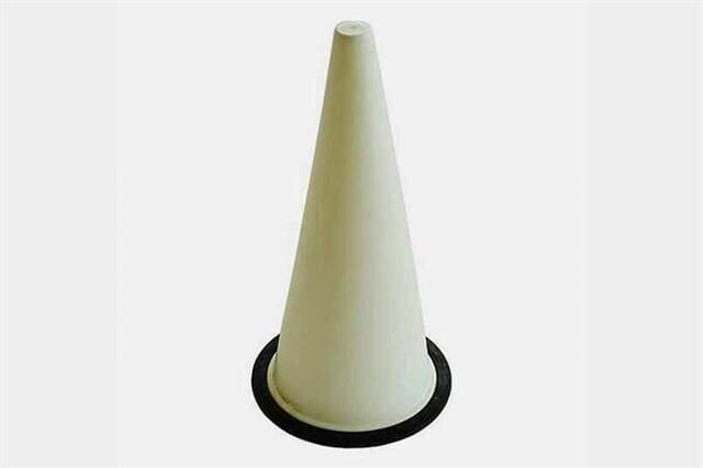 42 cm Kauçuk Tabanlı Antrenman Hunisi Beyaz