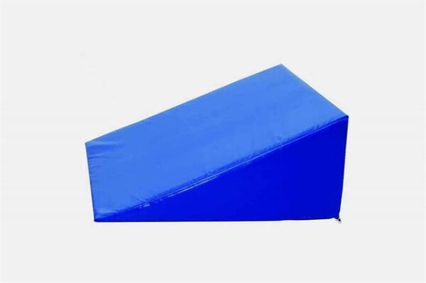 Bayspor Üçgen01 Üçgen Minder 100x100x40 cm