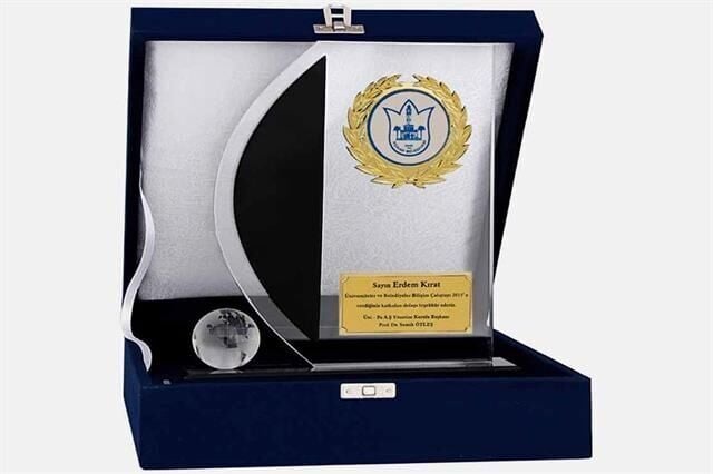 M172 Kadife Kutulu Kristal Plaket 23 cm