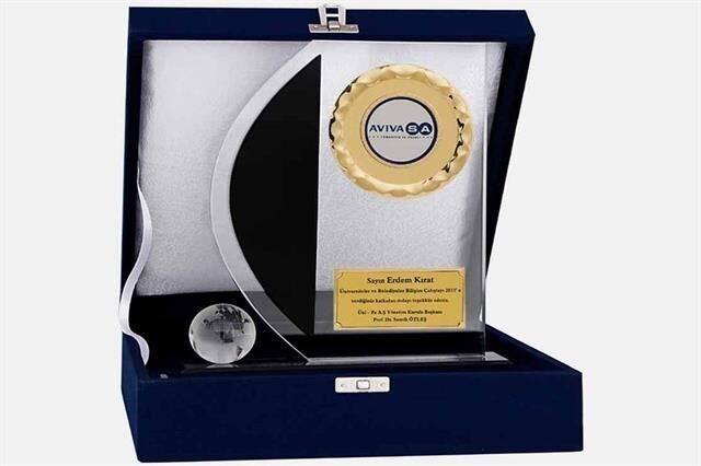 M176 Kadife Kutulu Kristal Plaket 23 cm