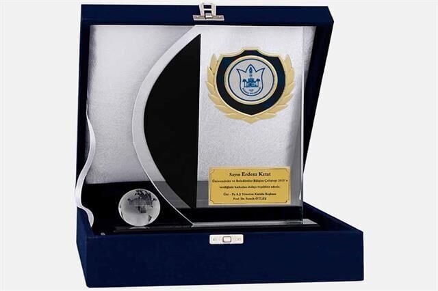 M182 Kadife Kutulu Kristal Plaket 23 cm