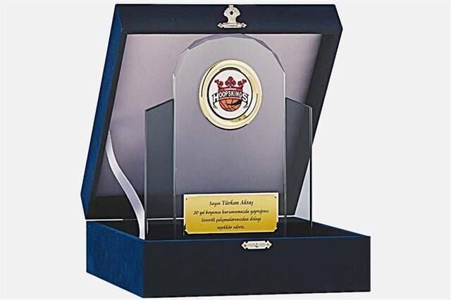 M190 Kadife Kutulu Kristal Plaket 24 cm M190 Kadife Kutulu Kristal Plaket 24 cm