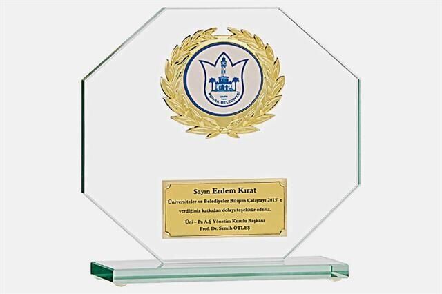 M195 Kristal Plaket 18 cm