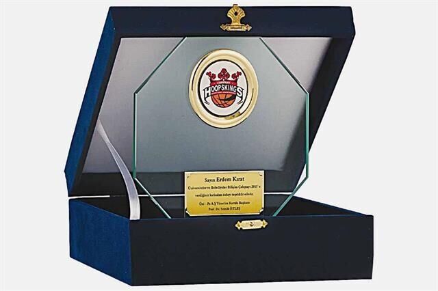 M202 Kadife Kutulu Kristal Plaket 18 cm M202 Kadife Kutulu Kristal Plaket 18 cm