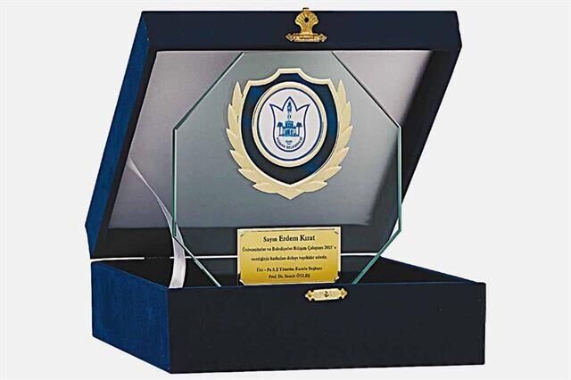 M206 Kadife Kutulu Kristal Plaket 18 cm