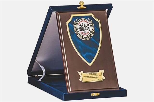 M234 15 X 20cm Ahşap Plaket M234 15 X 20cm Ahşap Plaket