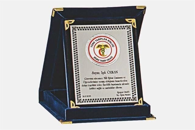 M252 9 X 12cm Kadife  Plaket