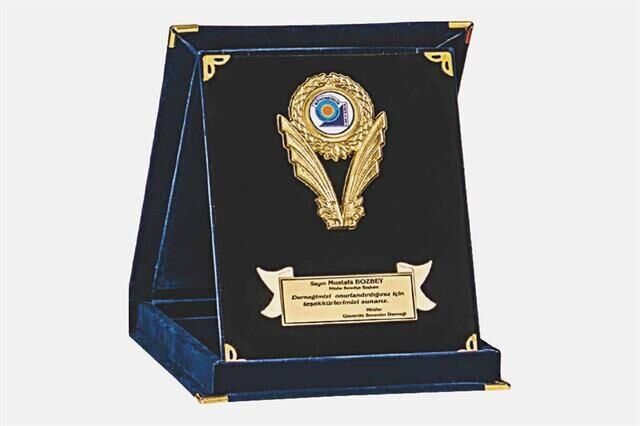 M256 12 X 16cm Kadife Plaket M256 12 X 16cm Kadife Plaket