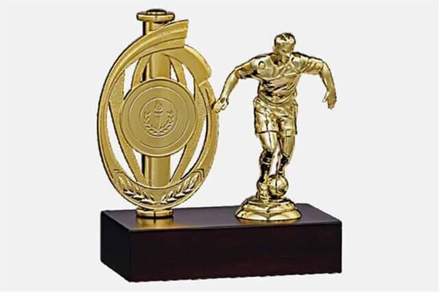 L67 Futbol Figürlü Kupa